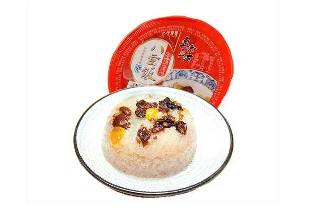 八寶飯專業(yè)包裝線：鎖住傳統(tǒng)美味，融合現(xiàn)代科技，開啟美食新篇章！