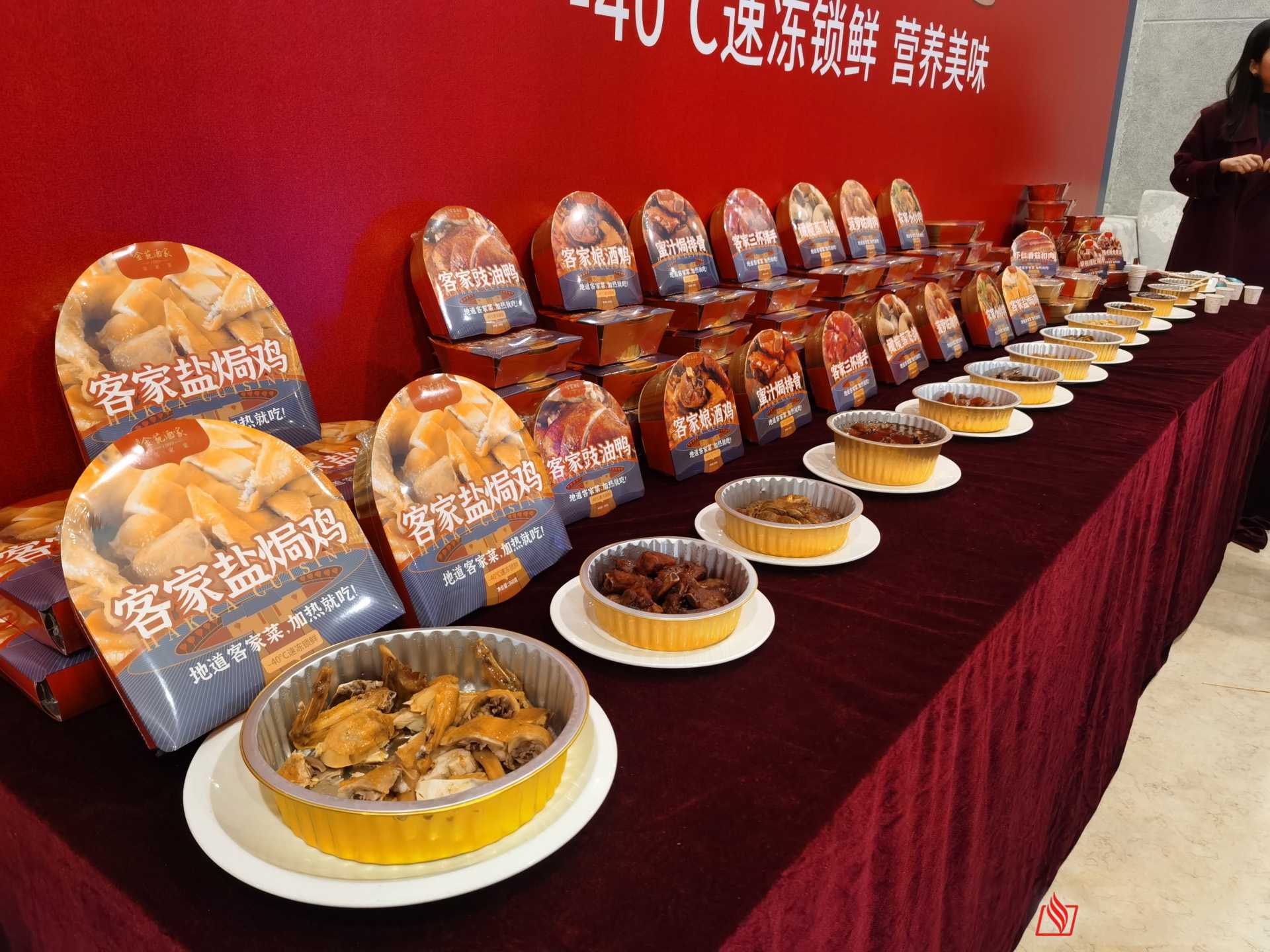 預(yù)制菜鎖鮮革命！一臺(tái) “會(huì)呼吸” 的包裝機(jī)如何讓料理包媲美現(xiàn)做？